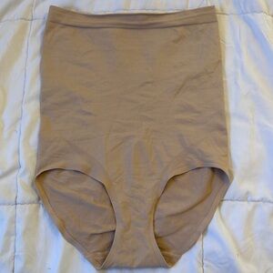 Jockey Seamless High-Waist Shaping Briefs - Beige